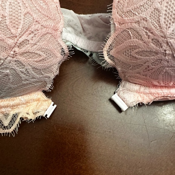 Pink Bra - Picture 3 of 4